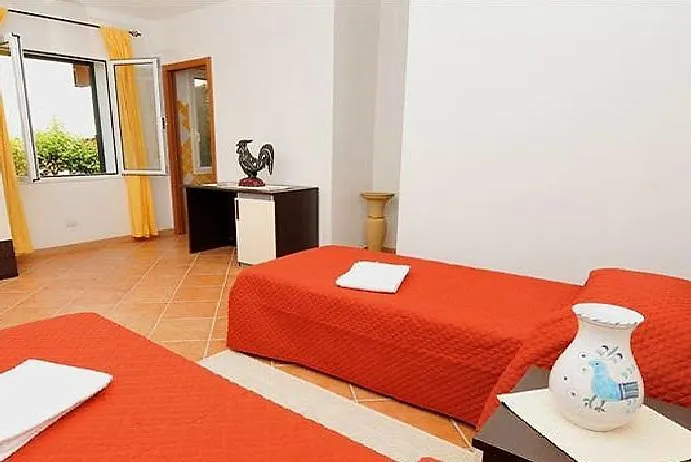 Gallo Spot בית הארחה 3*